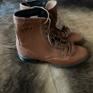 Women’s arait lace up boots